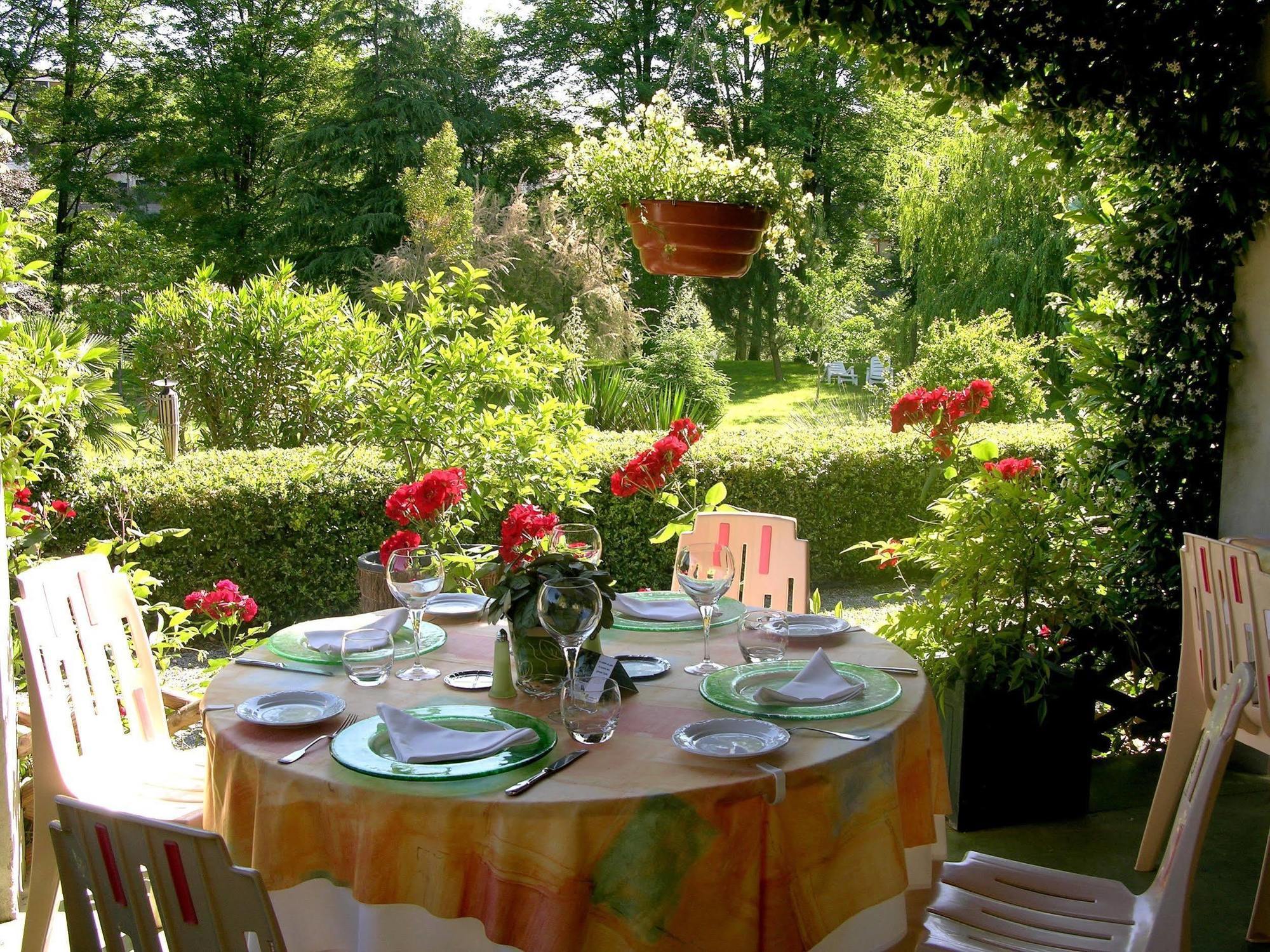 Logis Hotel Restaurant Les Norias Cazilhac  Exterior photo